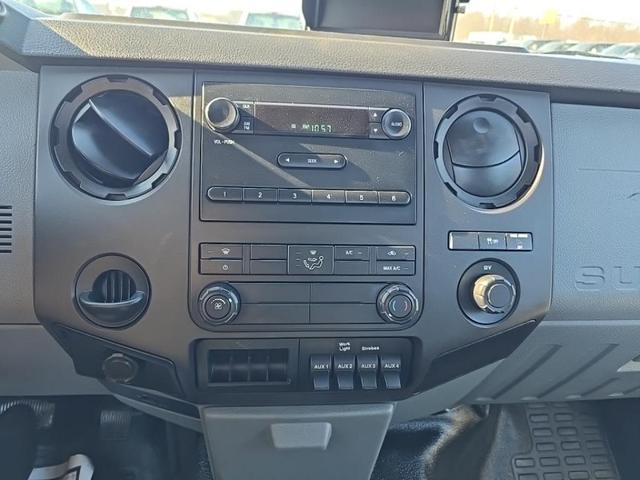 Photo of 2013 Oxford White Ford F-250