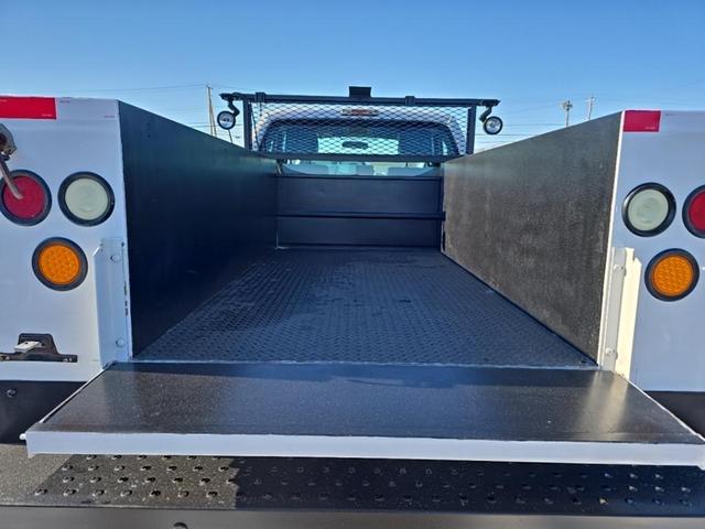Photo of 2013 Oxford White Ford F-250