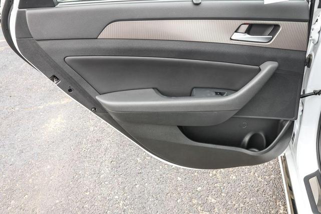 Photo of 2018 Quartz White Pearl Hyundai SONATA