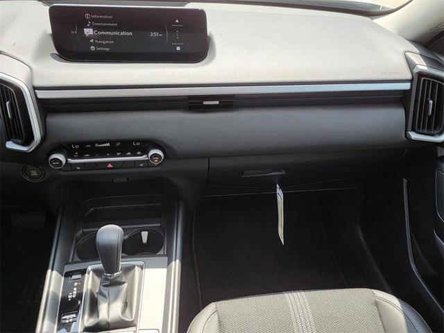 Photo of 2025 wind chill pearl Mazda CX-50