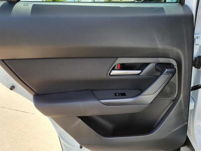 Photo of 2025 wind chill pearl Mazda CX-50