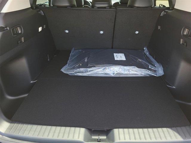 Photo of 2025 wind chill pearl Mazda CX-50