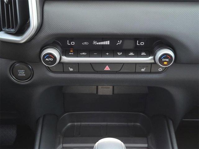 Photo of 2025 wind chill pearl Mazda CX-50