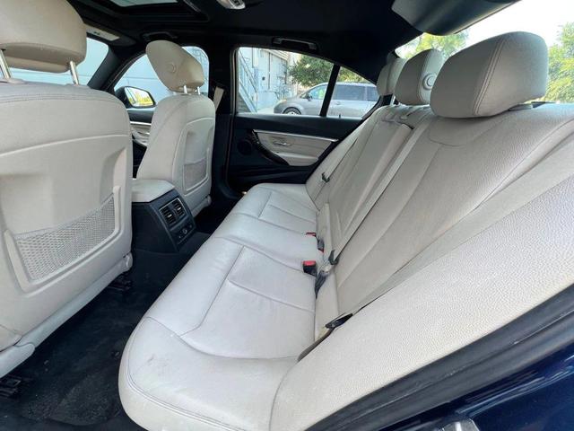 Photo of 2017 Blue BMW 330