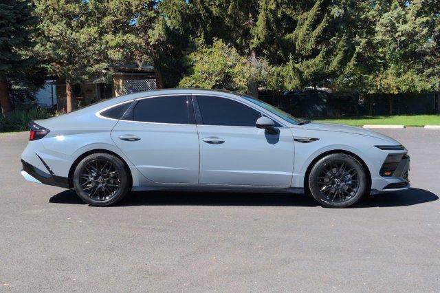 Photo of 2025 Blue Hyundai SONATA Hybrid