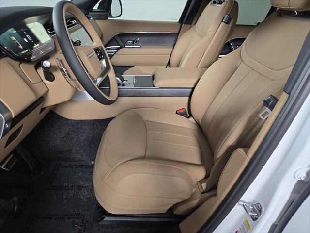 Photo of 2025 Ostuni Pearl White Premium Metallic Land Rover Range Rover