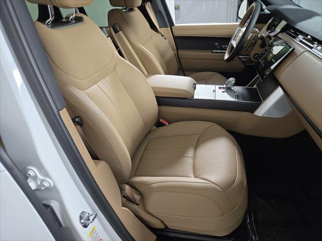 Photo of 2025 Ostuni Pearl White Premium Metallic Land Rover Range Rover