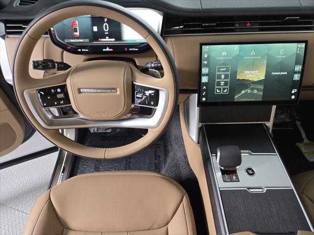 Photo of 2025 Ostuni Pearl White Premium Metallic Land Rover Range Rover