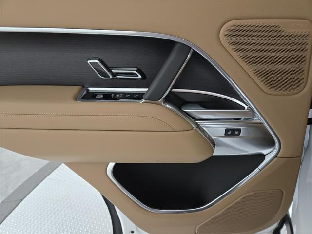 Photo of 2025 Ostuni Pearl White Premium Metallic Land Rover Range Rover
