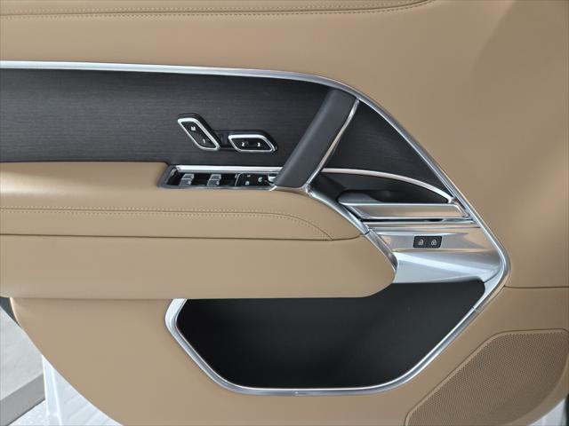 Photo of 2025 Ostuni Pearl White Premium Metallic Land Rover Range Rover