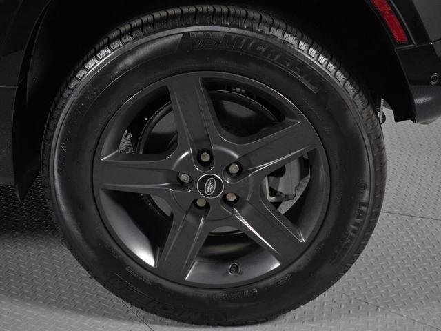 Photo of 2023 Santorini Black Metallic Land Rover Defender