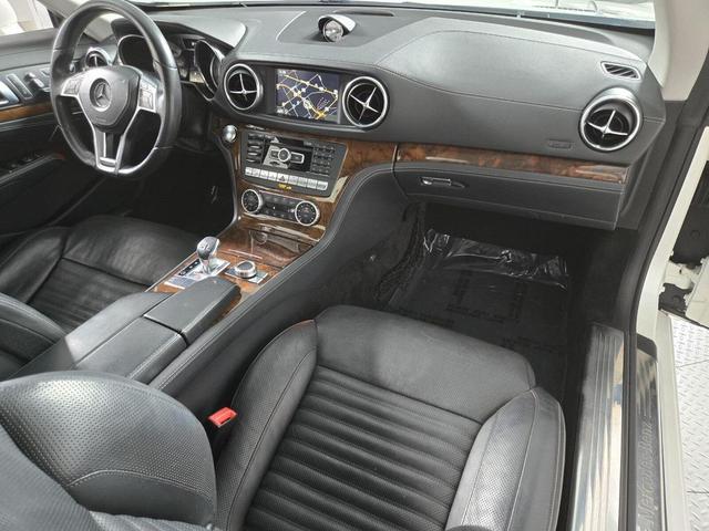Photo of 2013 Diamond White Metallic Mercedes-Benz SL-Class