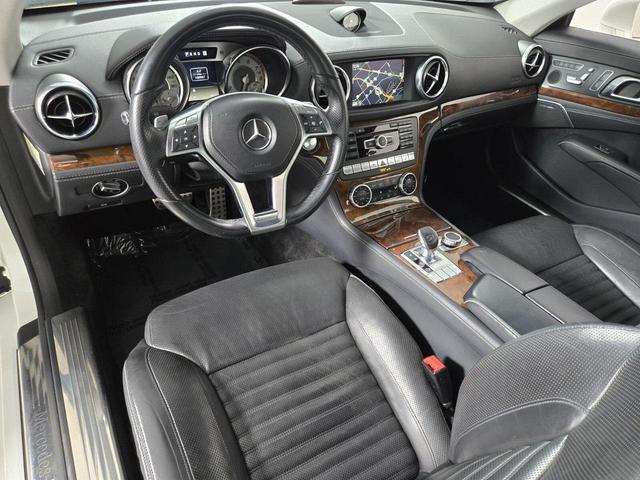 Photo of 2013 Diamond White Metallic Mercedes-Benz SL-Class