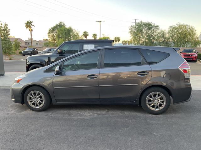 Photo of 2015 Magnetic Gray Metallic Toyota Prius v