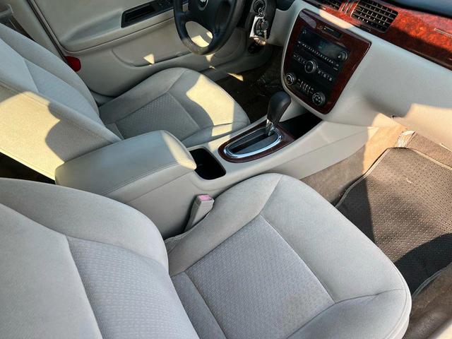 Photo of 2008 Silver Chevrolet Impala