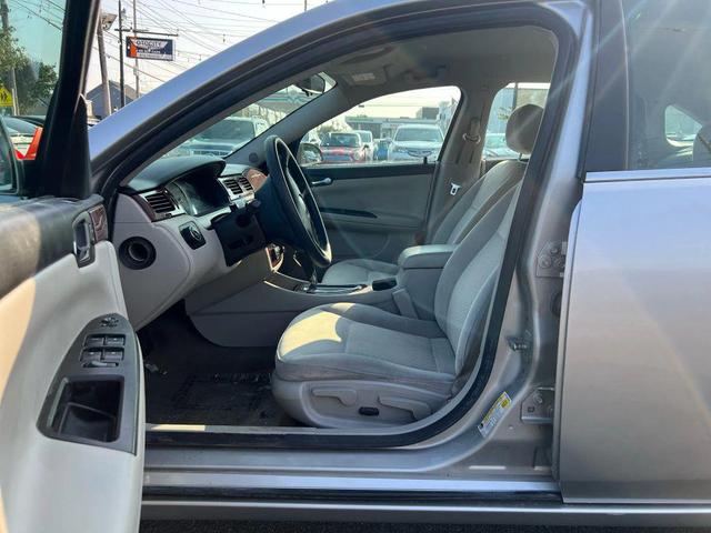Photo of 2008 Silver Chevrolet Impala