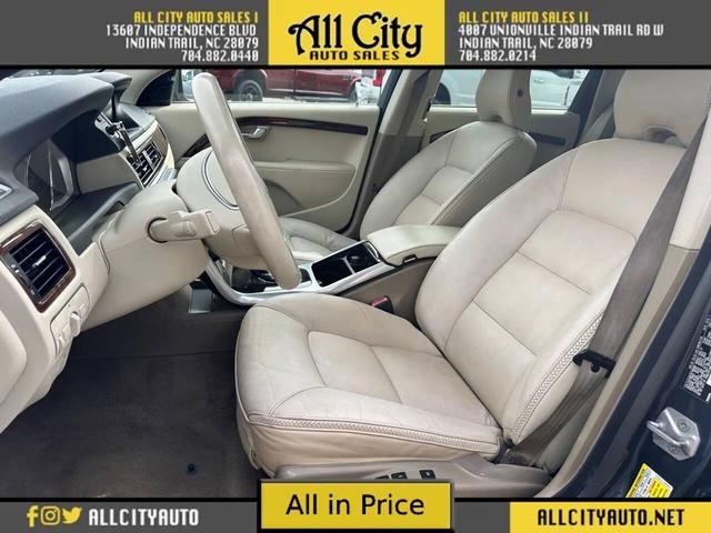 Photo of 2015 Caspian Blue Metallic Volvo XC70