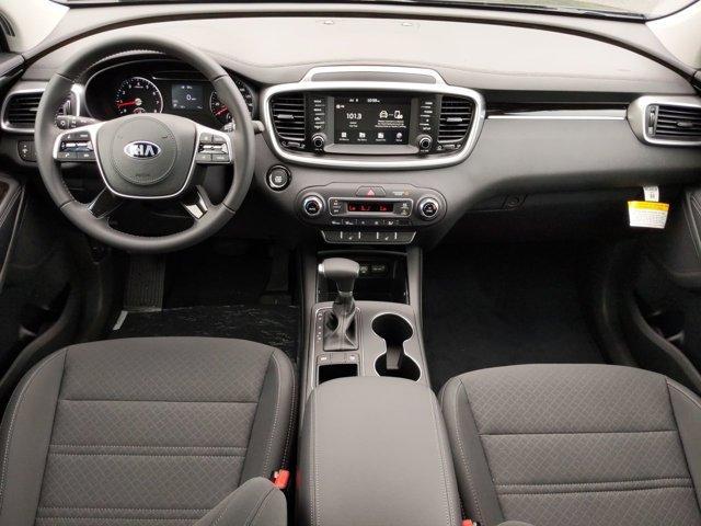Photo of 2020 Ebony Black Kia Sorento