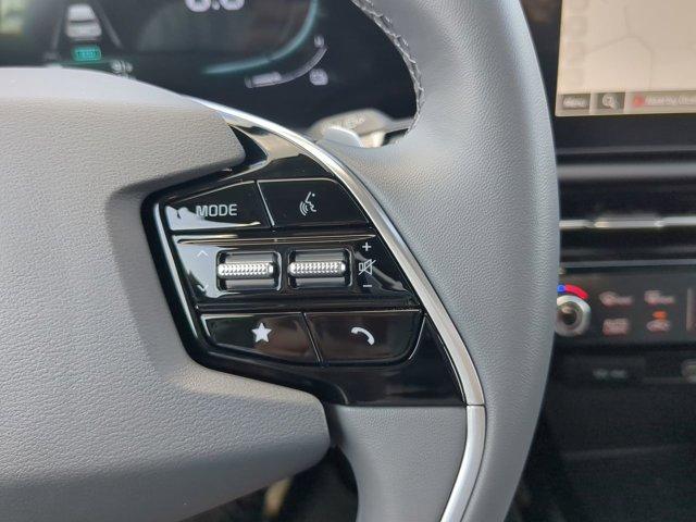 Photo of 2025 Aurora Black Pearl Kia Niro
