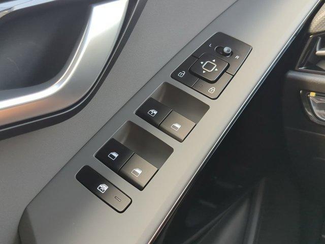 Photo of 2025 Aurora Black Pearl Kia Niro