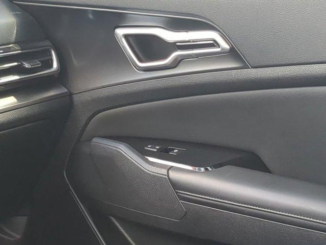Photo of 2023 Everlasting Silver Kia Sportage