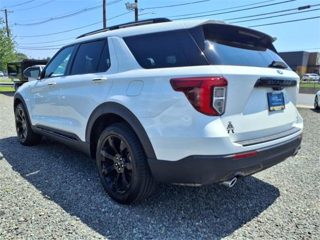 Photo of 2022 Star White Metallic Tri-Coat Ford Explorer