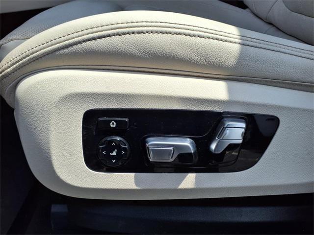 Photo of 2022 Gray BMW X5