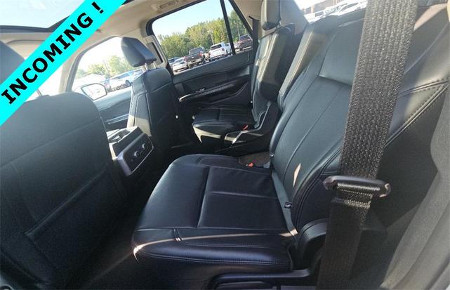 Photo of 2022 Star White Metallic Tri-Coat Ford Expedition
