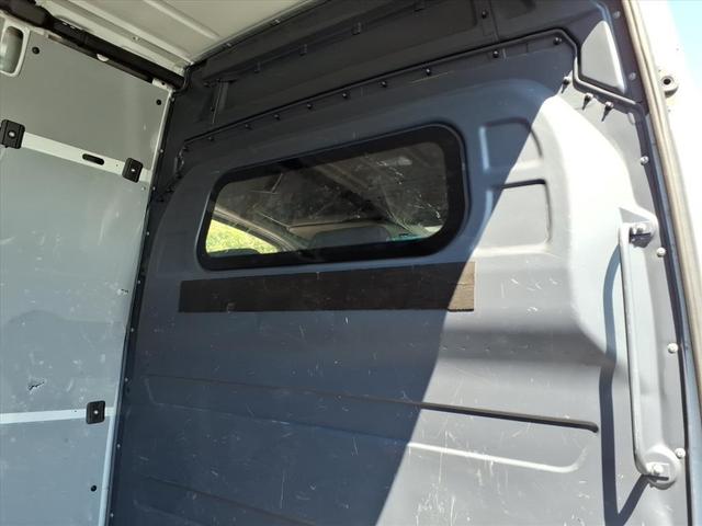 Photo of 2021 Arctic White Mercedes-Benz Sprinter 2500