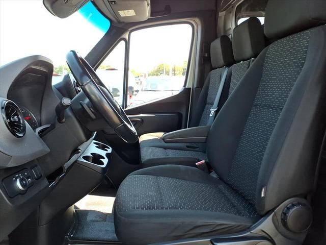 Photo of 2021 Arctic White Mercedes-Benz Sprinter 2500