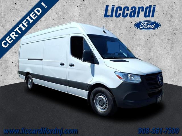 Photo of 2021 Arctic White Mercedes-Benz Sprinter 2500