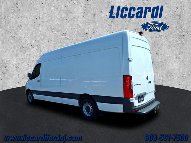 Photo of 2021 Arctic White Mercedes-Benz Sprinter 2500