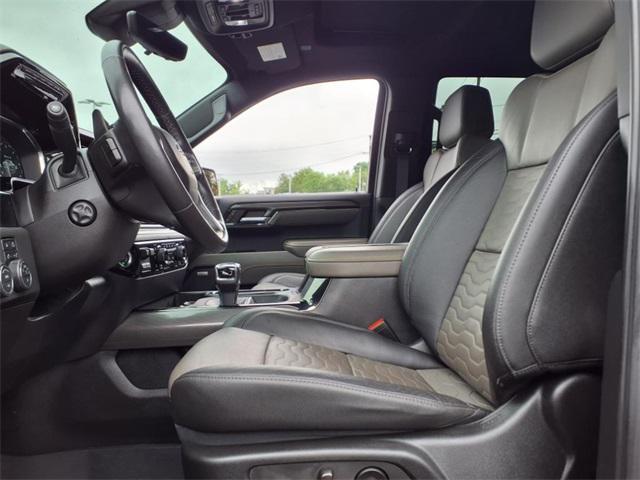 Photo of 2022 Black Chevrolet Silverado 1500