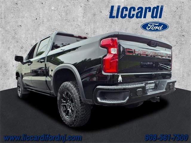 Photo of 2022 Black Chevrolet Silverado 1500