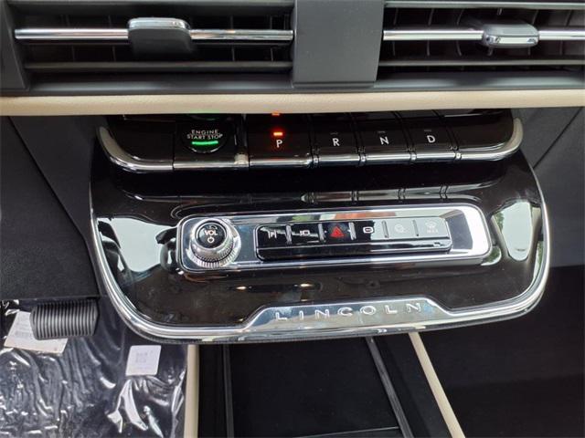 Photo of 2025 Infinite Black Metallic Clearcoat Lincoln Corsair