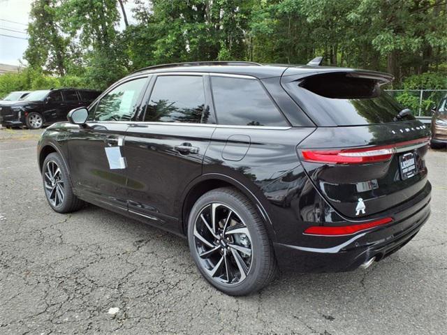Photo of 2025 Infinite Black Metallic Clearcoat Lincoln Corsair