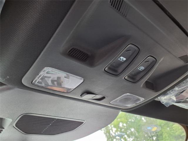 Photo of 2025 Star White Metallic Tri-Coat Ford Escape