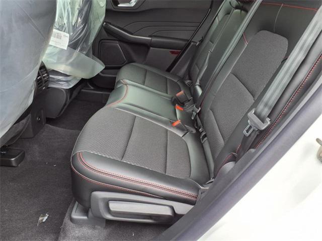 Photo of 2025 Star White Metallic Tri-Coat Ford Escape