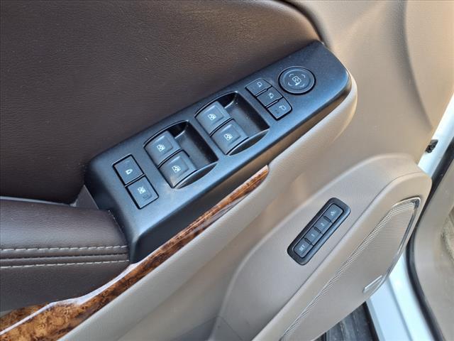 Photo of 2018 Summit White Chevrolet Tahoe