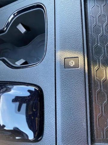Photo of 2023 Glacier White Nissan Frontier