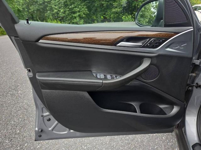 Photo of 2024 Gray BMW X3