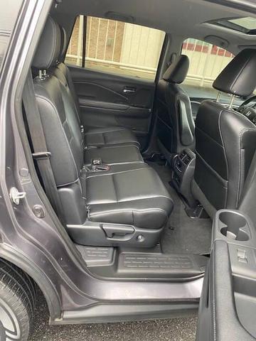 Photo of 2017 Modern Steel Metallic Honda Pilot
