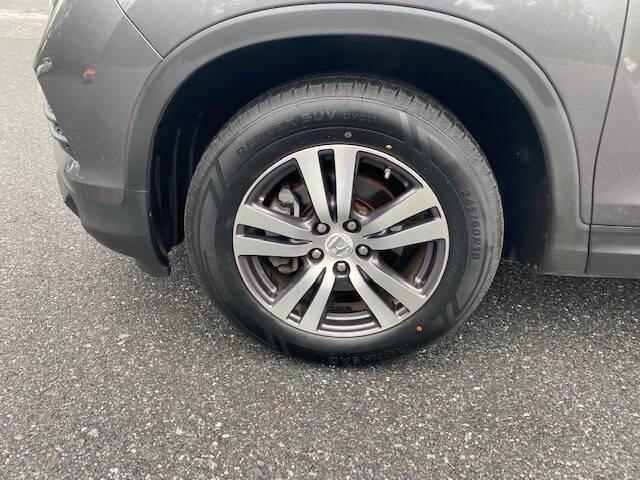 Photo of 2017 Modern Steel Metallic Honda Pilot