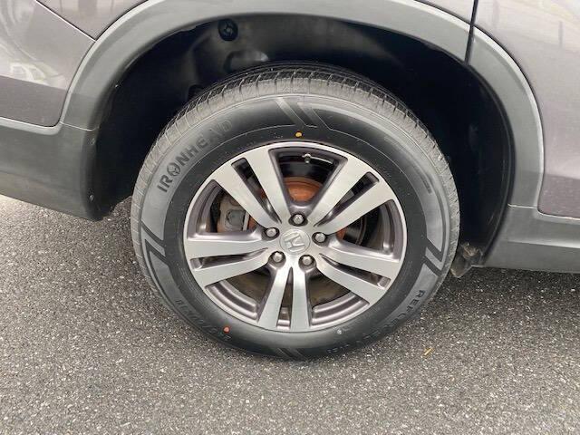 Photo of 2017 Modern Steel Metallic Honda Pilot