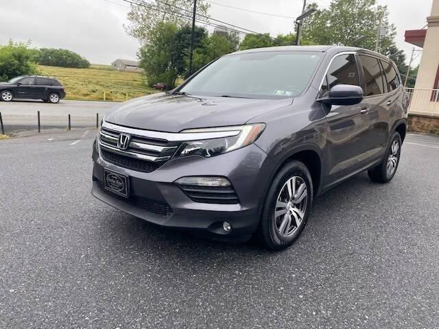 Photo of 2017 Modern Steel Metallic Honda Pilot