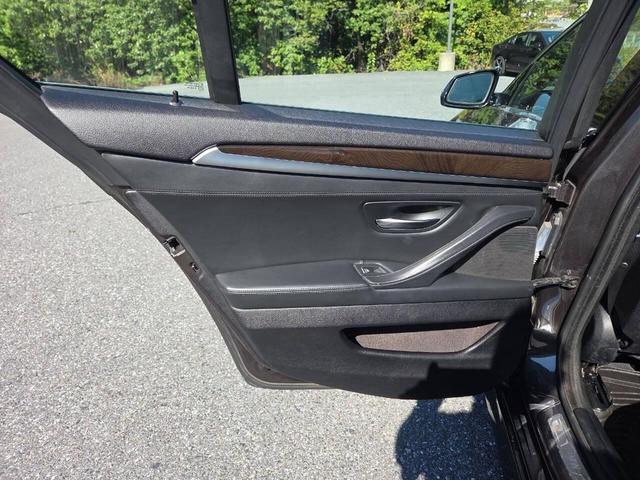 Photo of 2016 Gray BMW 535