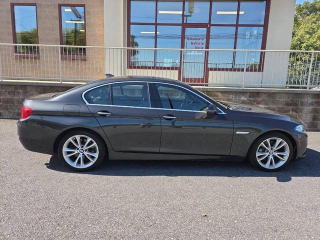 Photo of 2016 Gray BMW 535
