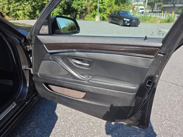 Photo of 2016 Gray BMW 535