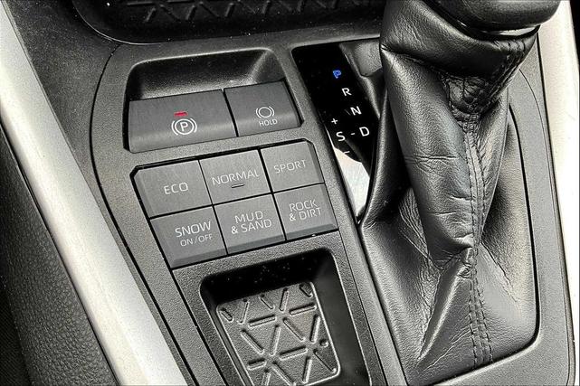 Photo of 2024 Ice Cap Toyota RAV4