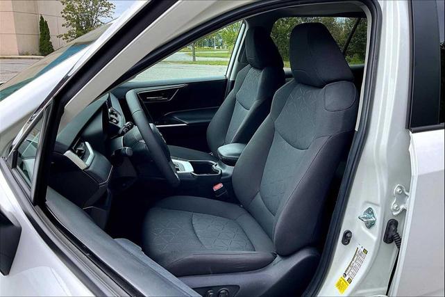 Photo of 2024 Ice Cap Toyota RAV4